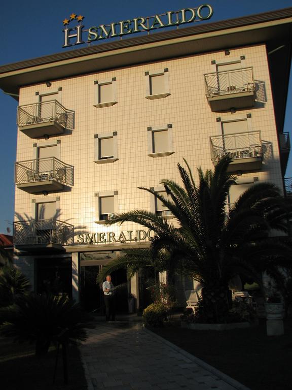 Hotel Smeraldo Лидо-ди-Камайоре Экстерьер фото